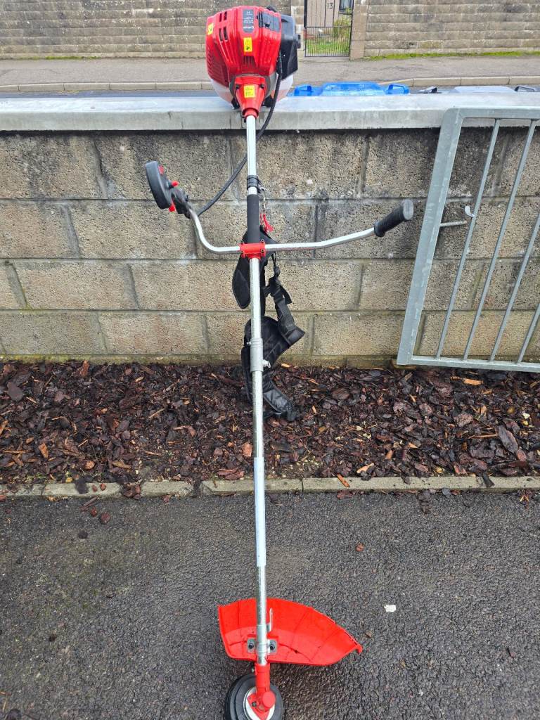 image for Petrol Strimmer