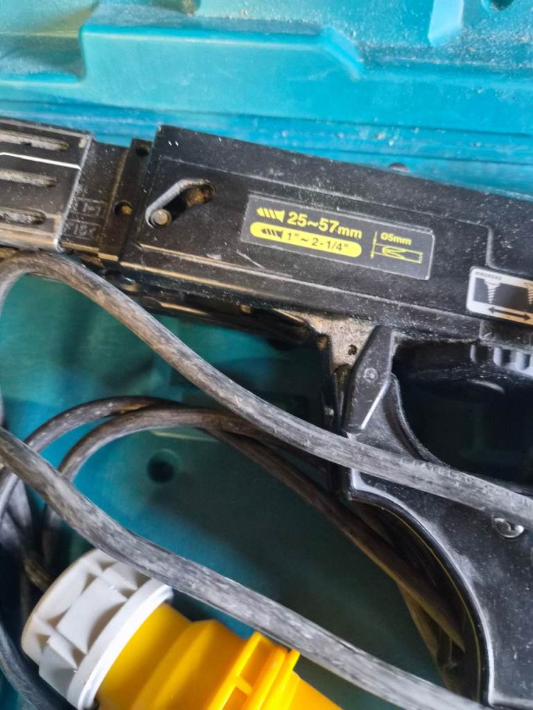 Makita screw gun good condition 