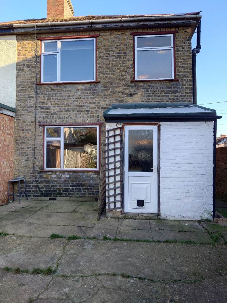 3 Bed Semi Detached House AVAILABLE 