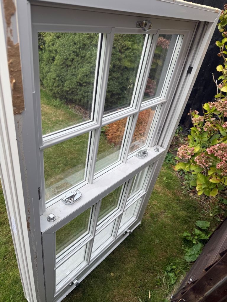 2 White uPVC Double Glazed Sash Windows - Good Condition