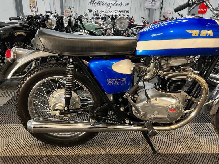 1971 BSA Lightning Twin Carburettor 650 cc Unit Construction, show condition, px