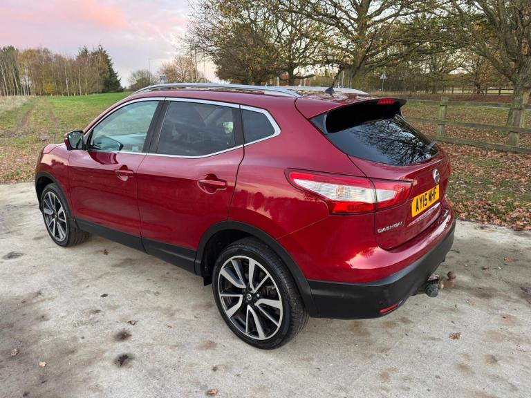2015 Nissan Qashqai 1.6 dCi Tekna 5dr HATCHBACK Diesel Manual