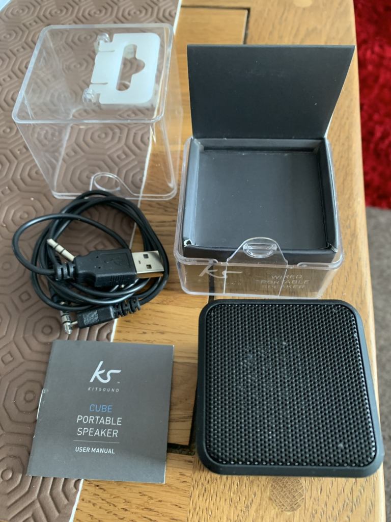 Black aluminium speaker Kitsound. Not blue tooth.