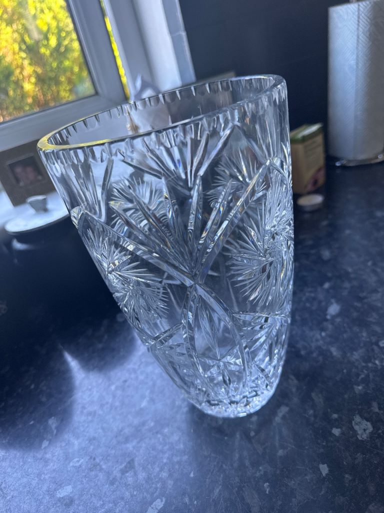 Clear Glass Cut Crystal Vase – Good Condition