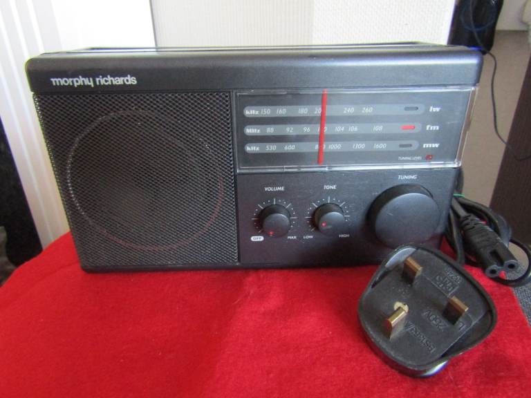 A MORPHY RICHARDS R130 FM/MW/LW PORTABLE RADIO WITH POWER LEAD. WORKS GREAT!