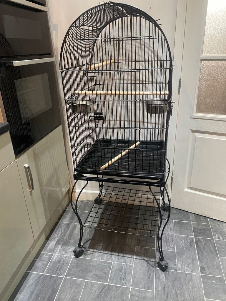 Bird cage complete with stand 