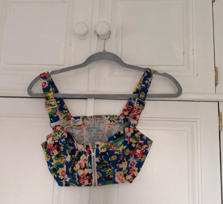 Parisian floral bralette crop top - size 8 