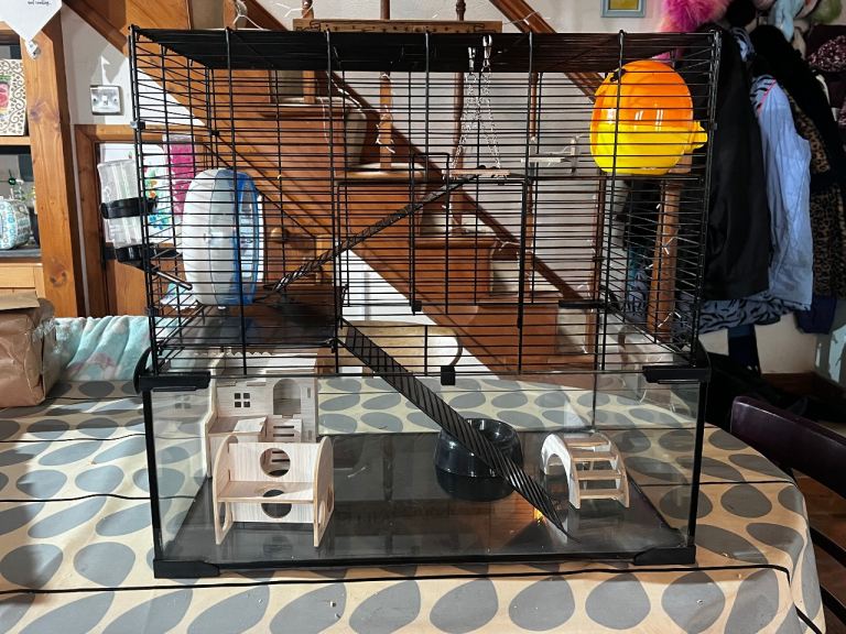 Cage and starter set for mice, gerbils, small animals. 