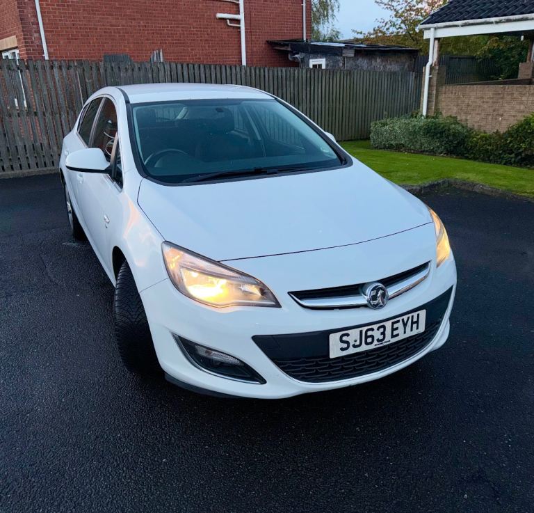Vauxhall, ASTRA, Hatchback, 2013, Manual,1398 (cc), 5 doors