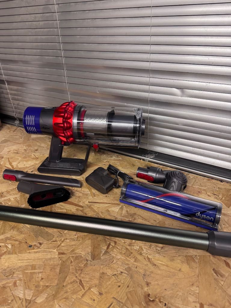 Dyson V10 Cordless Vacuum - Refurbished New Parts 