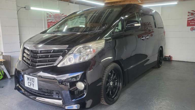 Toyota Alphard 2.4 black automatic 8 seater sunroofs fresh japanese import 2010