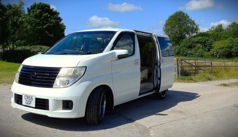 2005 Nissan Elgrand 3.5 Petrol Auto 8 Seater Twin Electric Doors 120k NEW MOT