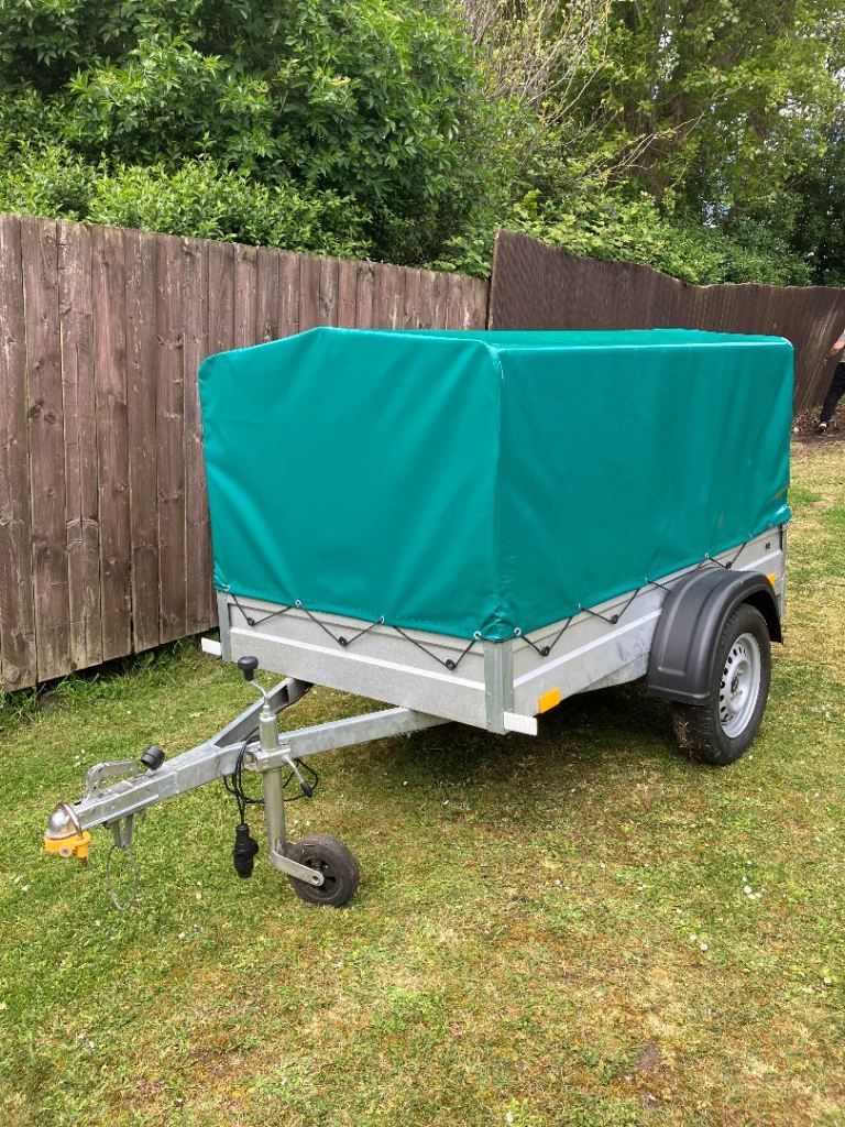 Almost like new Niewawadow 7ft x 4ft Single Axle Trailer with cover 750kg