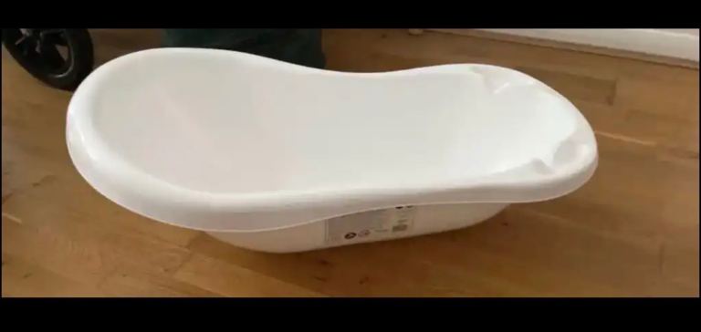 White Baby Bath Tub – Good Condition