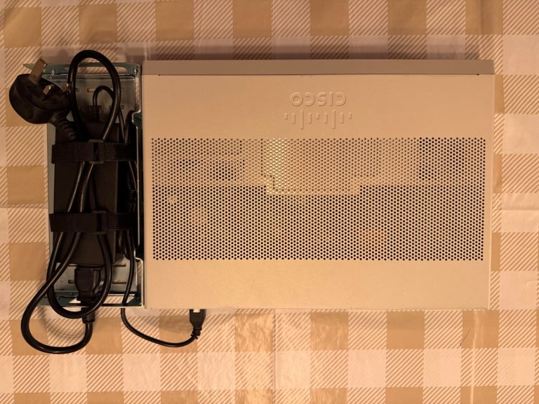 Cisco C1117-4PLTE C1117 Integrated Service Router inc Power Adapter