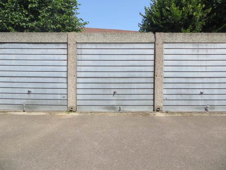 ​EN3 ~ Lock up Garage/Storage to let in Hertford Rd EN3 in Enfield ~ 33.3% reduced due DIY required.