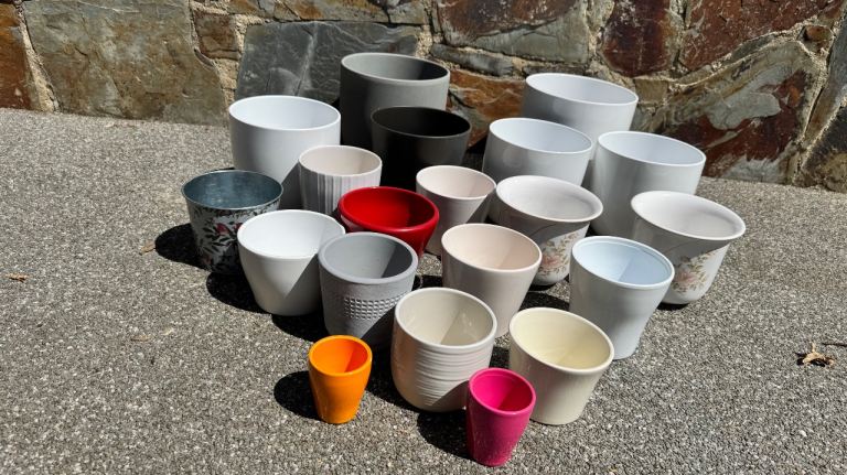 Ceramic pots 