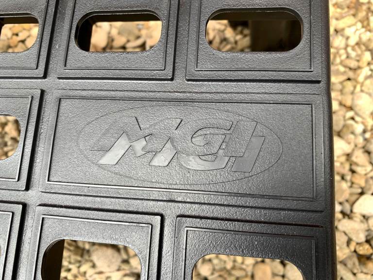 Milenco MGI Caravan Giant Single Step