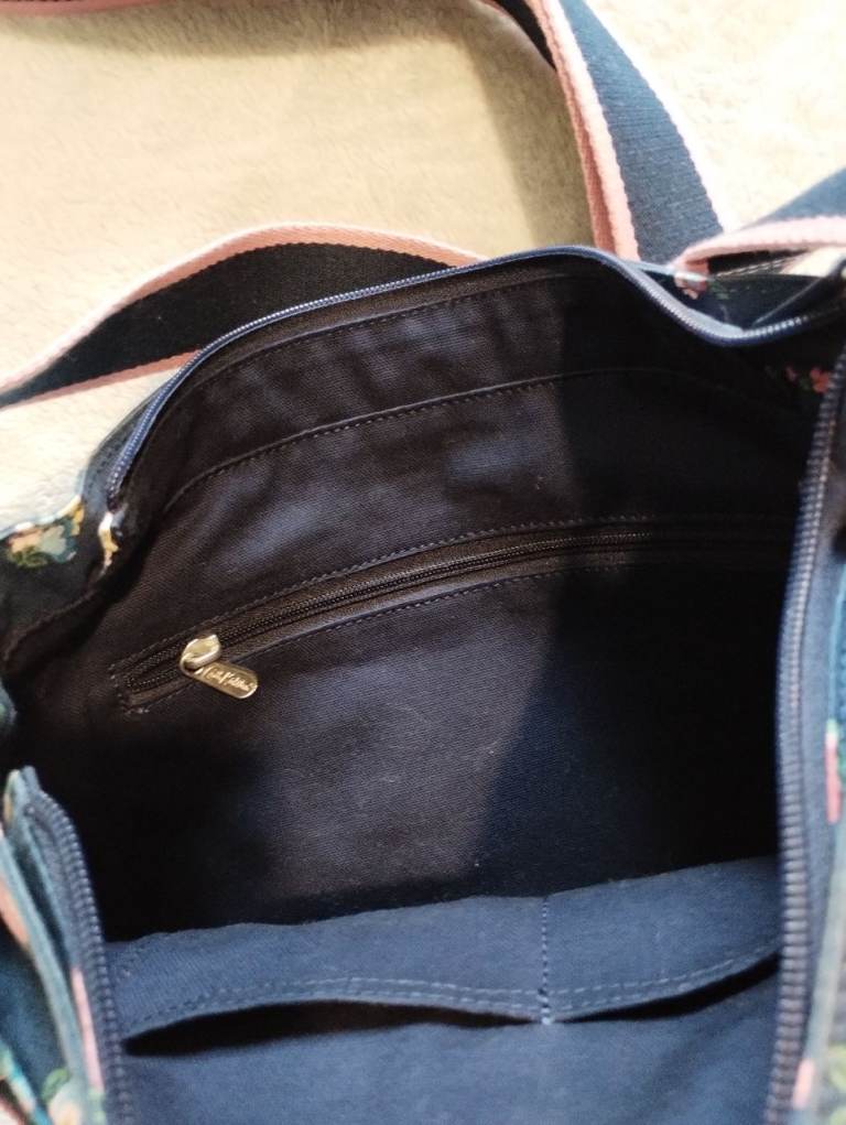 Cath Kidston Messenger Bag Navy Bag in Excellent Condition 