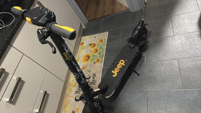 Jeep Camou 2xe Scooter 