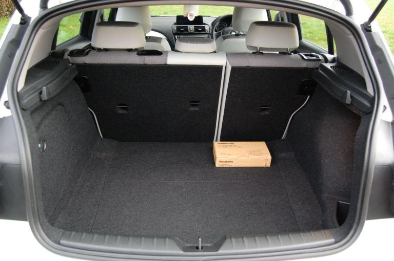 BMW 1 SERIES 116i Urban White Auto Petrol 2013