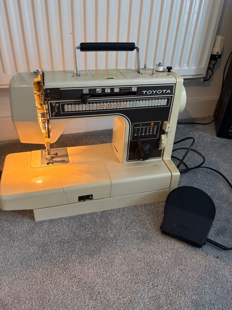 Toyota Model 7001 Electric Sewing Machine Vintage Set Of 30 Machine Pattern Cams