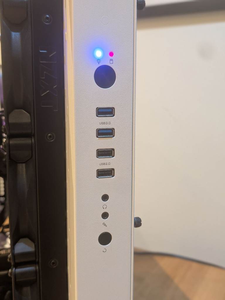 Gaming PC / I9 13900k / RTX 4080 [16GB] / 32GB DDR5 / 3TB SSDs / Wifi ✅ / Bluetooth ✅