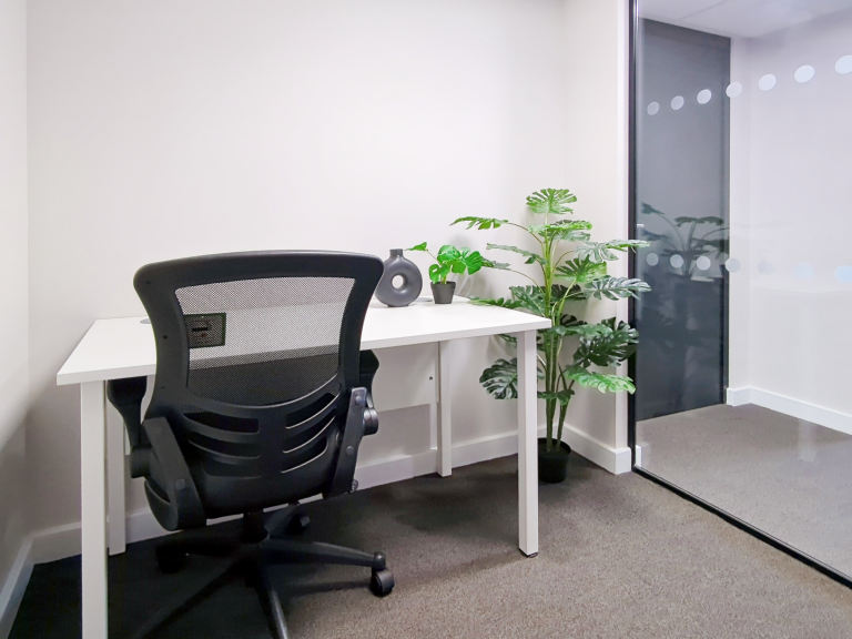 Crewe - CW12EW \ Fully Furnished Small Office for Rent