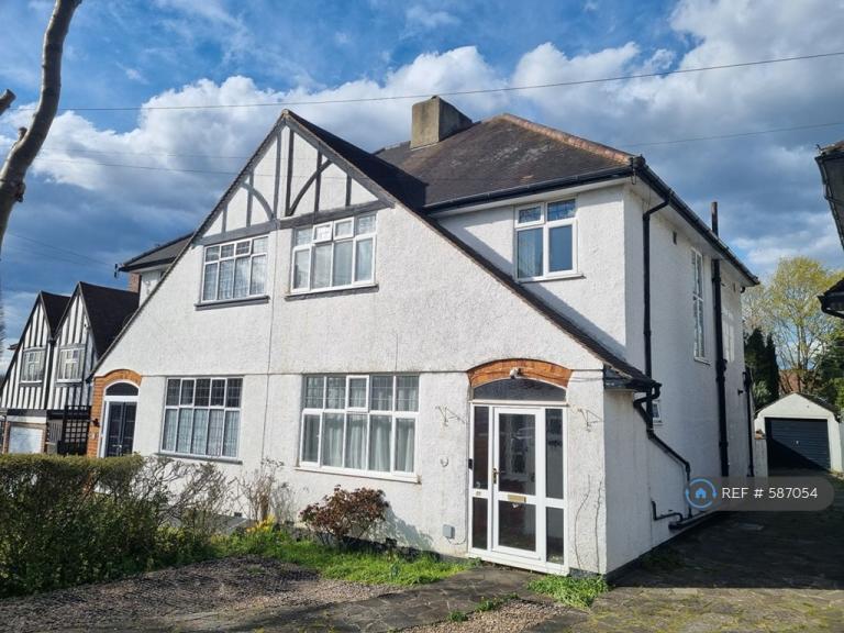 3 bedroom house in Park Avenue, Orpington, BR6 (3 bed) (#587054)