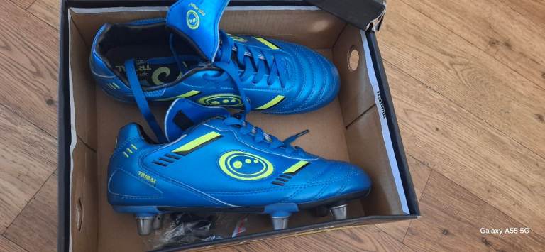 Blue Football Boots – Good Condition