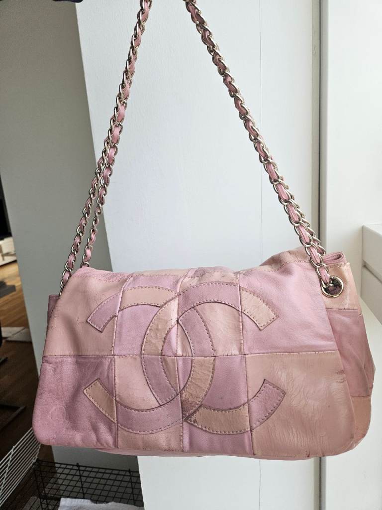 image for Chanel pink leather shoulder bag timeless chain 