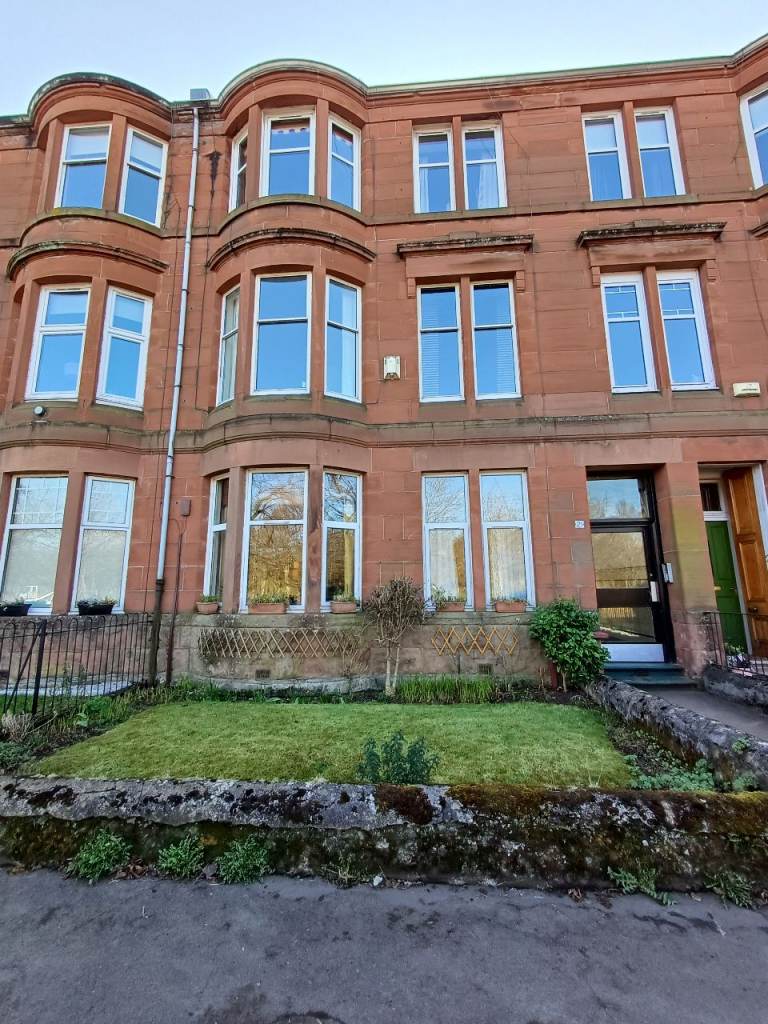 Flatshare/lodger required for furnished double room with ensuite toilet 