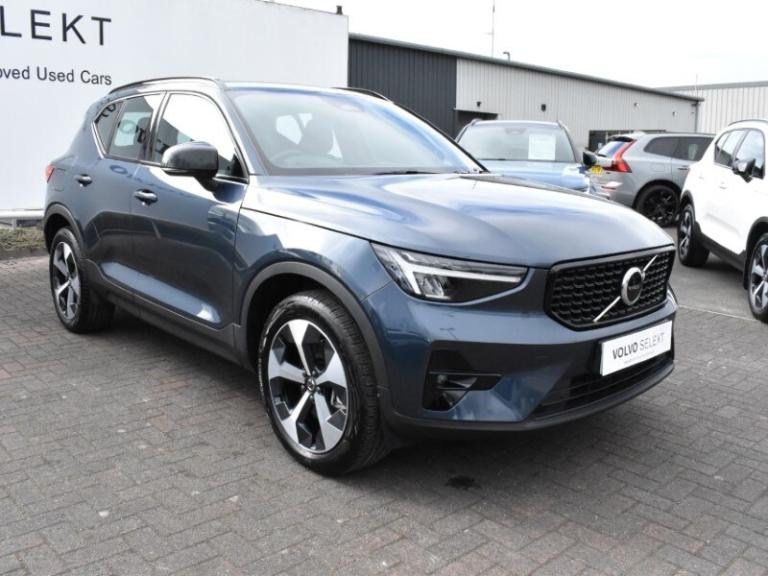 VOLVO XC40 2.0 B3P Plus Dark 5dr Auto