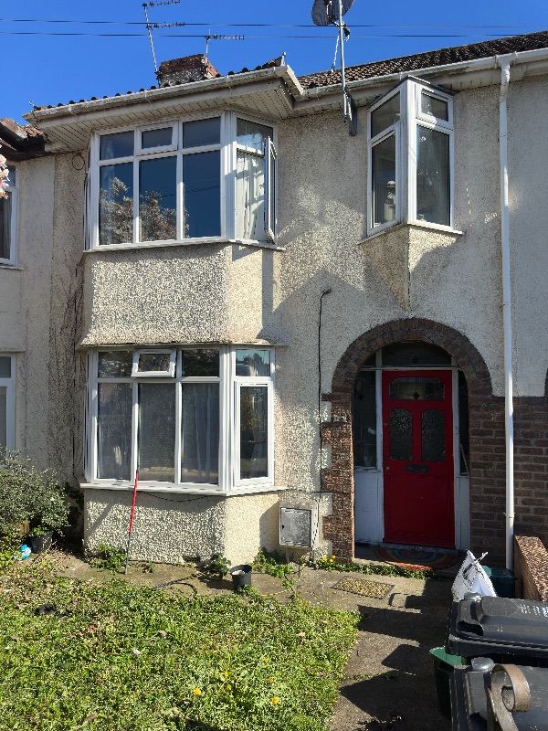STUDENTS. Refurbished 4 bedroom house to rent in Filton