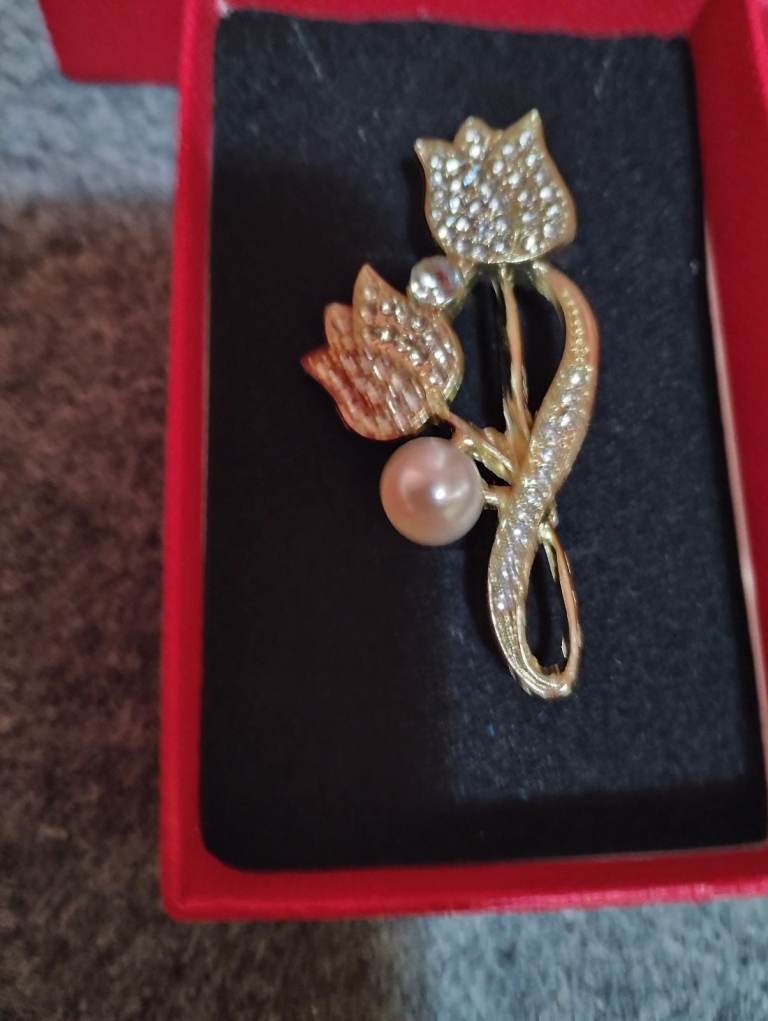 Golden Tulip Brooch 
