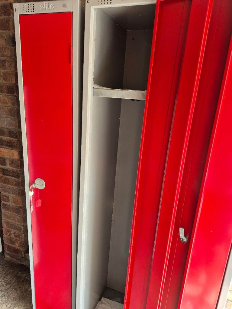 3x Red Lockers 