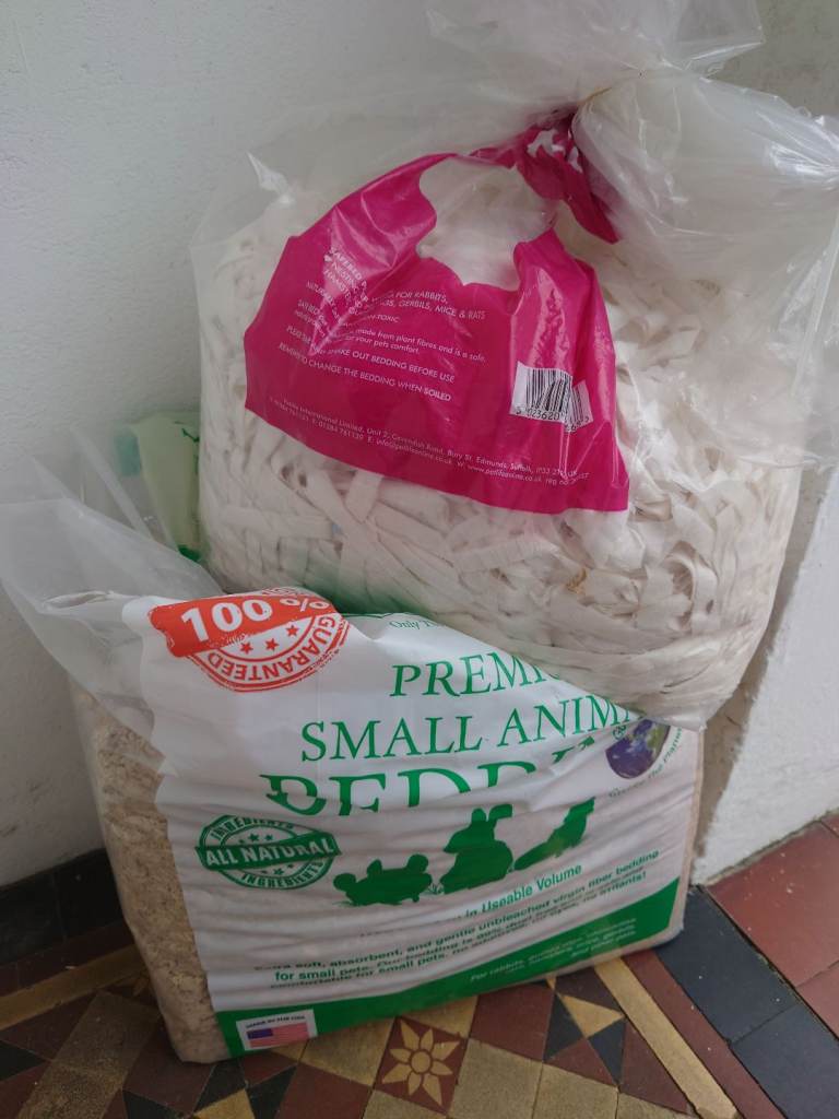 Free Hamster/ Guinea Pig / Small Animal Bedding 