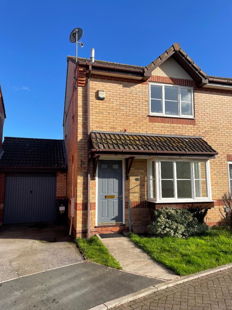 2 bedroom end terrace house for rent in Exminster