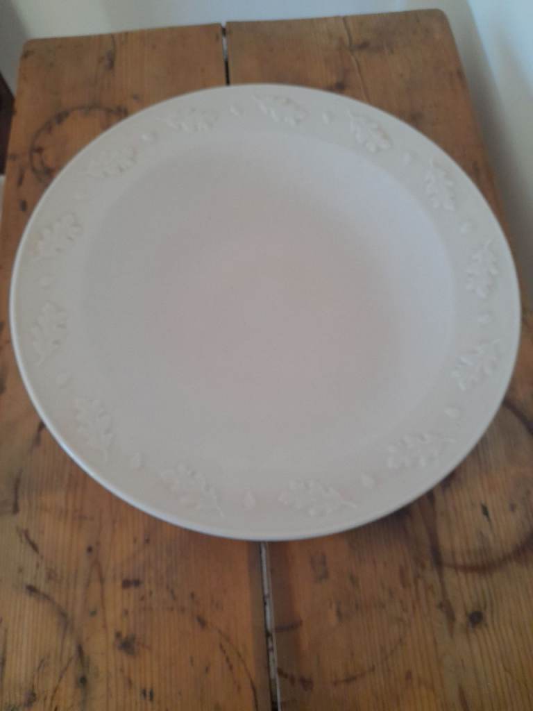 Laura Ashley Oakleaf large cream fruit serving bowl