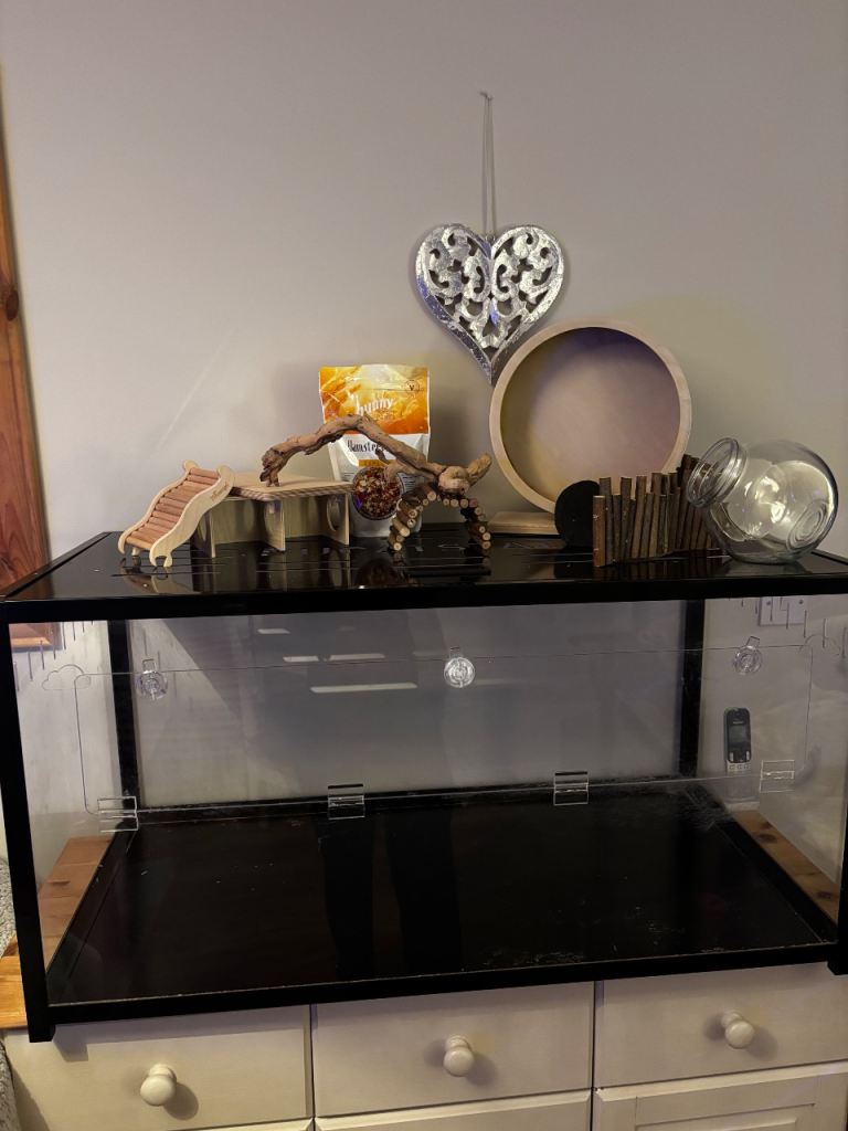 Bucaste 2.0 hamster enclosure with accessories 