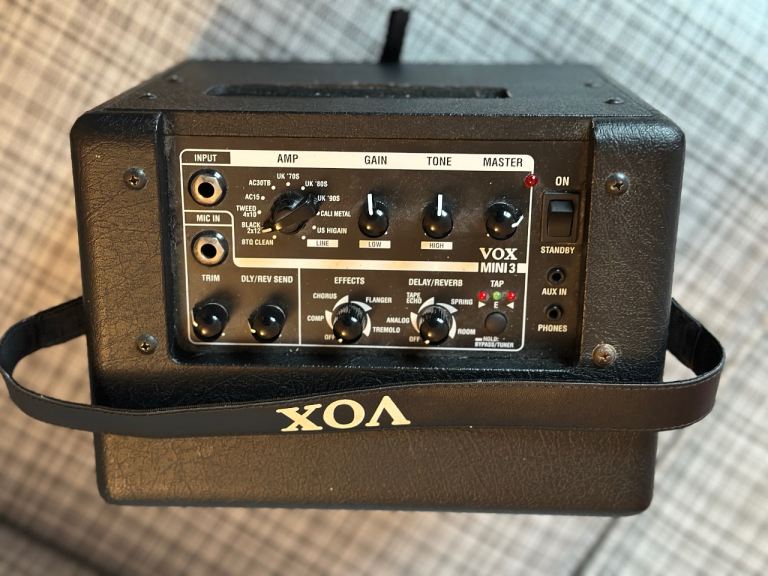 Vox modelling amp 10 watt. Runs on 6 x AA batteries. 