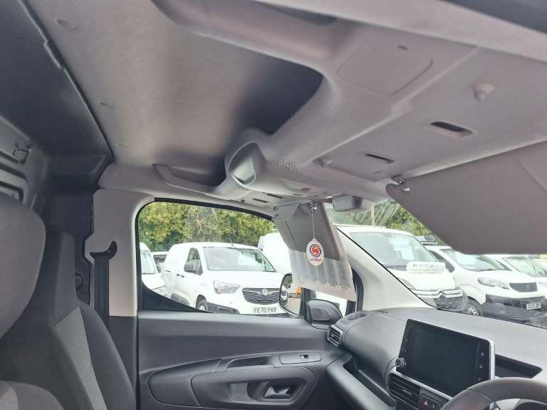 VAUXHALL COMBO 1.5 Turbo D 2300 Prime LWB L2 White Manual Diesel 2023