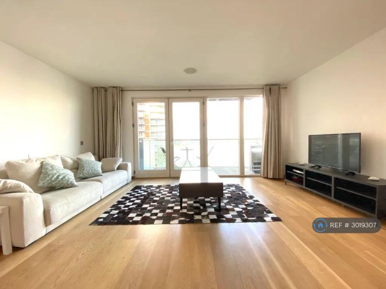 2 bedroom flat in New Providence Wharf, London, E14 (2 bed) (#3019307)