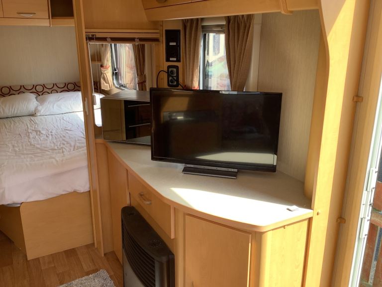 Elddis 544 towing caravan 