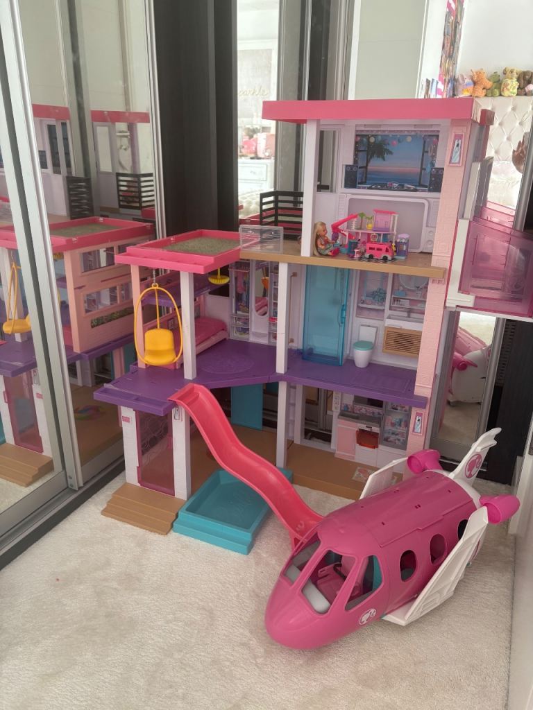 Barbie dream house 