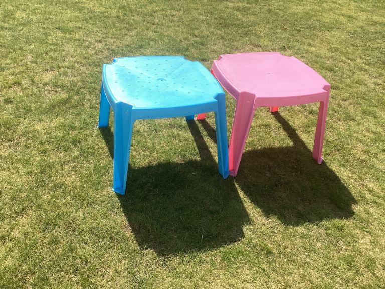 Blue & pink kids play table