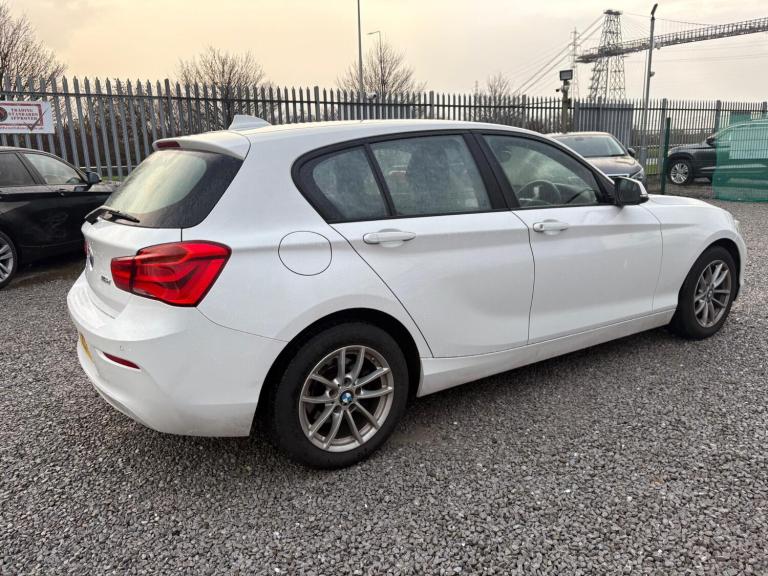 2017 BMW 1 Series 116d SE Business 5dr [Nav/Servotronic] HATCHBACK DIESEL Manual