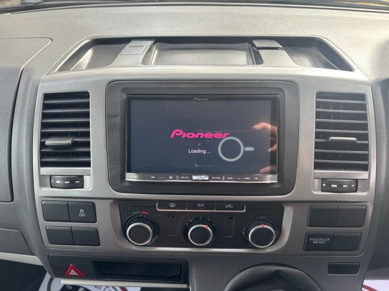 2015 Volkswagen Transporter 2.0 BiTDI 180PS Highline Kombi Van 4MOTION WINDOW VAN Diesel Manual