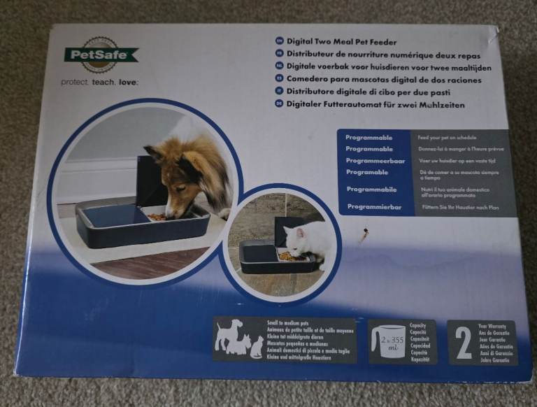 Automatic pet feeder