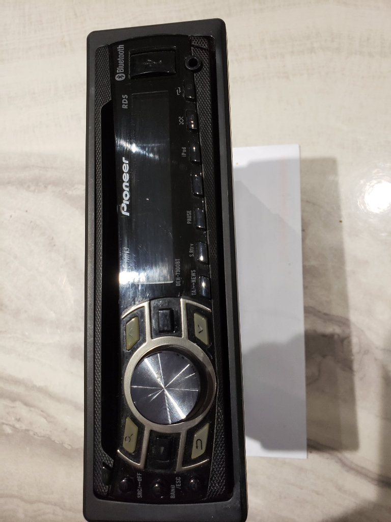PIONEER DEH-7300BT CD Player BLUETOOTH USB AUX 